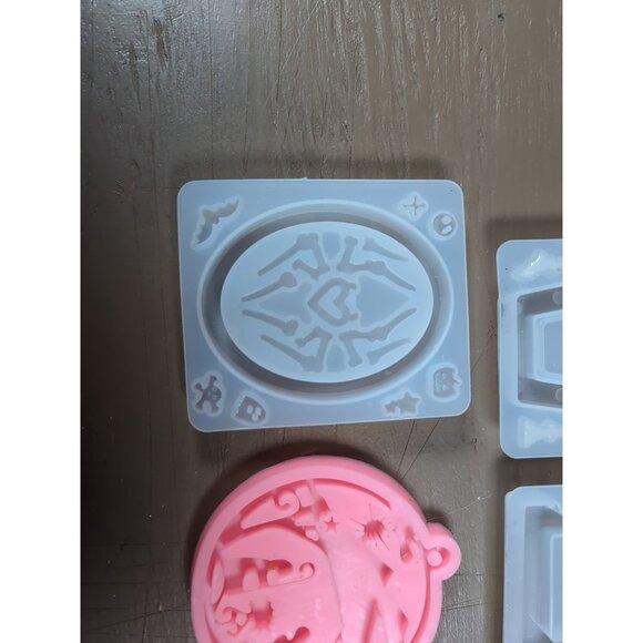 Lot of Halloween & Christmas Silicone Mold/Moulds for Resin And Craft Decoration - Picture 4 of 6